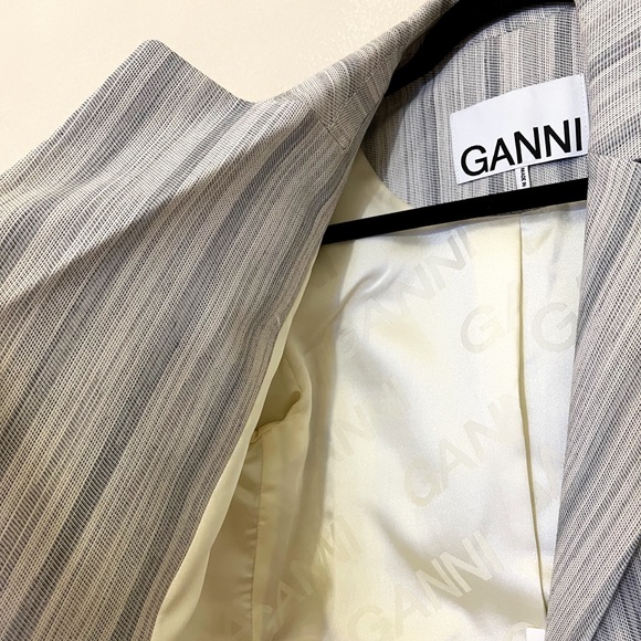 GANNI Cropped Striped Grey Blazer - Picture 7 of 9